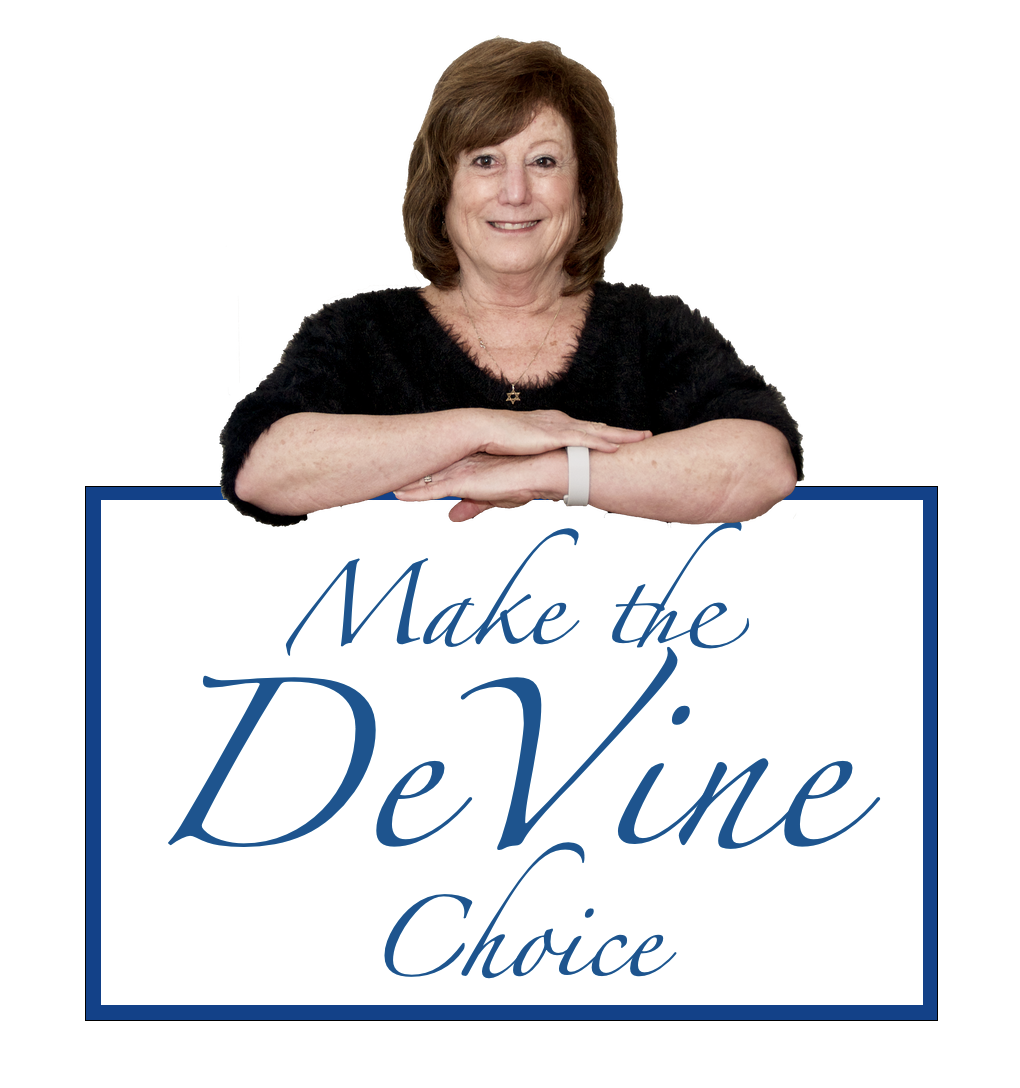 Shelly DeVine Realtor logo